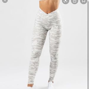 alphalete silver gray camo leggings
